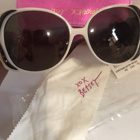 Betsey Johnson cream heartbreaker sunglasses main image 7